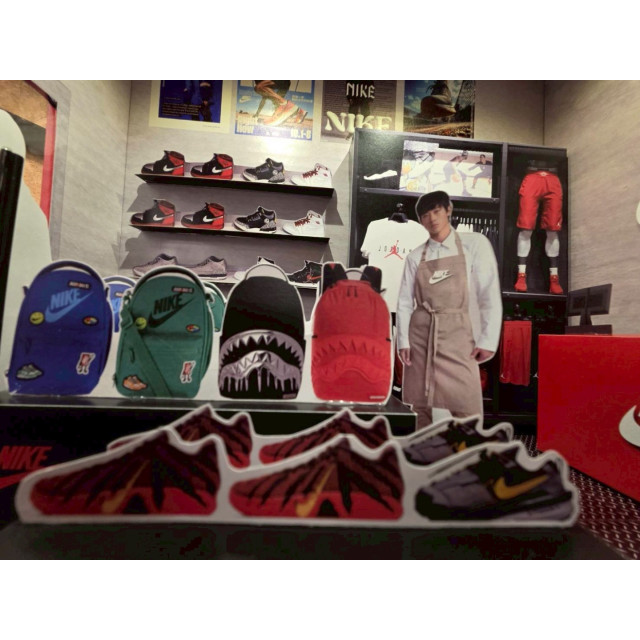 【順心】紙紮運動用品店 紙紮鞋店 NIKE 紙紮屋 紙紮球鞋 商店 紙紮籃球 布鞋 紙紮 往生 現貨