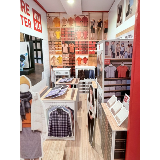【順心】紙紮UNIQLO服飾店 紙紮屋 紙紮商店 日系 衣服 服飾 男生衣服 女生衣服 往生 紙紮 現貨