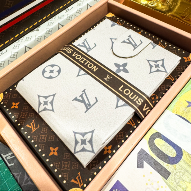 【順心】紙紮LV金燦皮箱