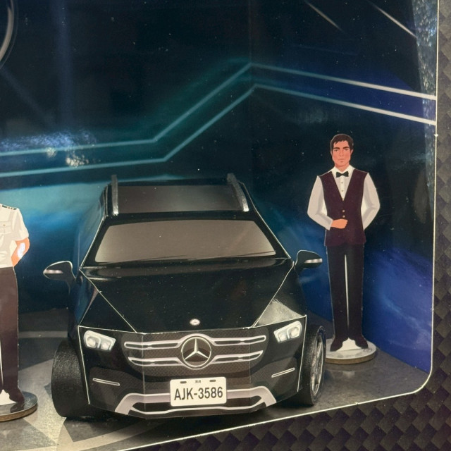 【順心】紙紮賓士汽車禮盒 (附燈光) 兩台 紙紮汽車禮盒 紙紮賓士 GLE53 附行照 車 紙紮 紙紮車 現貨